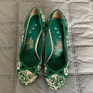 Naughty Monkey green embroidered heels. Size 6